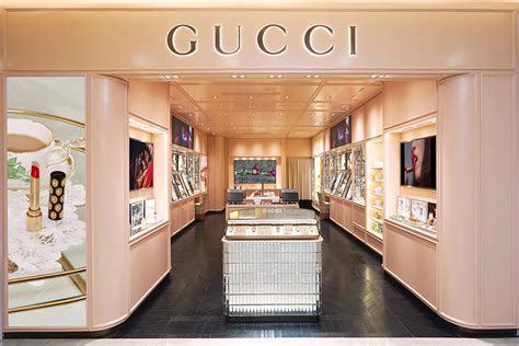 gucci boutique make up